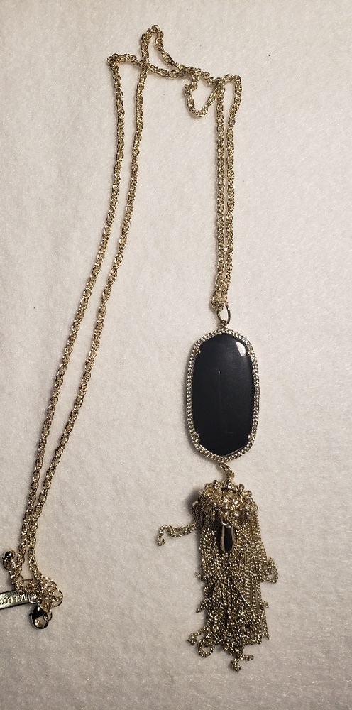 Kendra Scott necklace